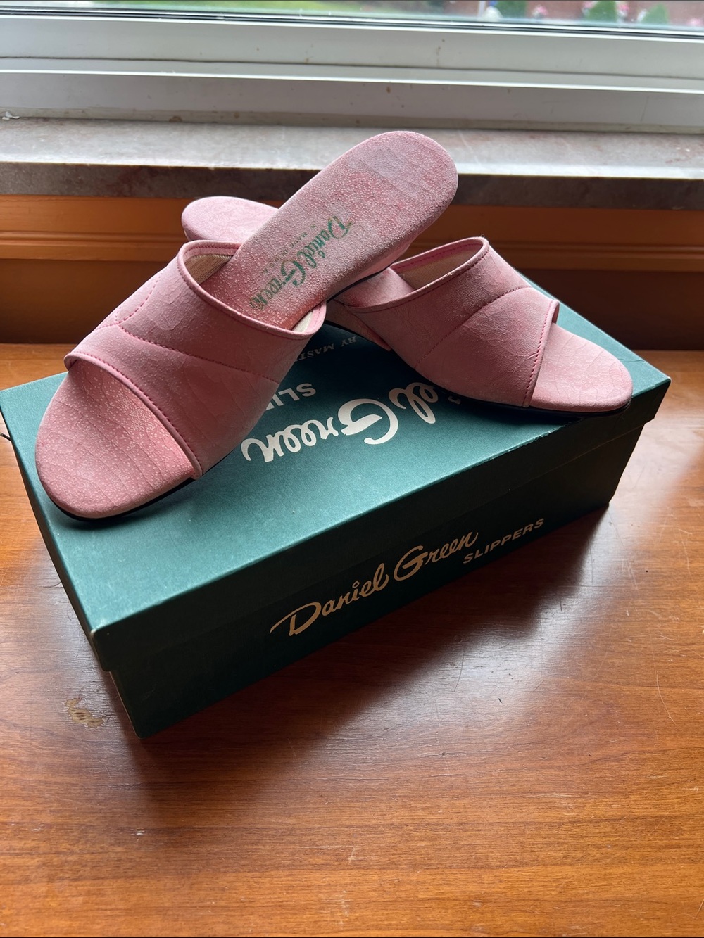 Vintage ** AS IS ** Daniel Green Pink Slide Slippers for Women